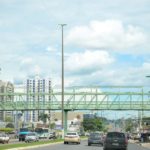 Obras continuam na passarela de pedestre da Fernando Corrêa