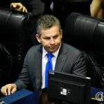 Mauro projeta déficit de R$ 2,2 bi e prorroga calamidade
