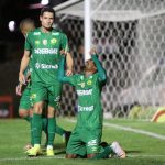 Cuiabá vence o Paraná por 2 a 0 fora de casa e encaminha o acesso à Série A