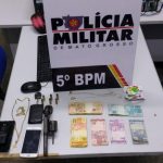 Após arrastão em lanchonetes, bando é preso com arma e R$ 1,7 mil