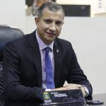 Deputado incomoda vizinhos com festas e é obrigado a assinar acordo com o MPE