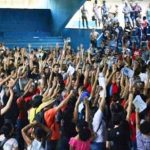 Decisão de reabir escolas pode levar a uma greve geral na Educação