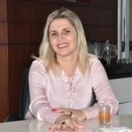 Prefeita corre risco de ser cassada por aumentar salários dos servidores em MT