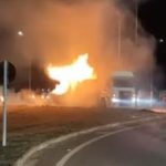 Motorista retira caminhão em chamas de posto e evita explosão em MT