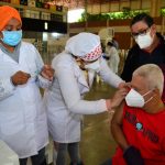 Grupo de 50 a 54 anos com comorbidades começa a ser vacinado a partir desta quarta pela prefeitura