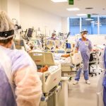 Casos de Covid aumentam e internações em UTI chegam a 78% em MT