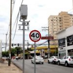 Abilio justifica licitação e promete trocar radares por lombadas