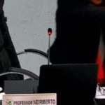 Vereador preso por sacar arma em sessão em MT vai continuar recebendo salário