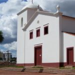 É verdade que em Cuiabá há uma igreja construída em cima de muito ouro?