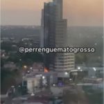 Incêndio em prédio de área nobre mobiliza bombeiros e causa pânico; veja vídeo