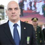 Brasileiros xingam Alexandre de Moraes de ‘comunista, bandido e comprado’ em aeroporto na Itália