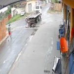 Adolescente de 17 anos morre atropelada por caminhão em Várzea Grande; vídeo