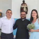 Policial ajuda a recuperar carro roubado de padre que celebrou o casamento dele há 11 anos em MT