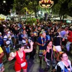 1º dia de carnaval tem presença maciça na Praça da Mandioca