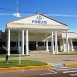 Dupla que matou comerciante por amizade com PMs pega 32 anos