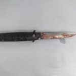 Sogro esfaqueia genro por deixar as filhas em casa para ir a festa