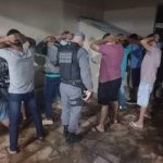 PM acaba com festa regada a funk e drogas em Rosário Oeste