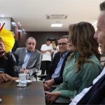 Primeira-dama de MT articula reunião com representantes de povos indígenas e Governo do Estado