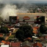 Incêndio atinge cozinha de restaurante dentro de supermercado em MT