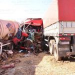 Acidente envolvendo três carretas deixa um morto e outro ferido na BR-163