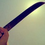 Pintor é atacado a golpes de facão por vizinho após cobrar R$ 40 por serviço em MT