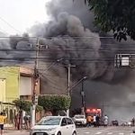 Empresa ligada a senador pega fogo em Rondonópolis; veja vídeo