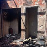 Em briga, namorada de 30 anos põe fogo em casa de pecuarista de 86 anos em MT