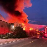 Incêndio atinge empresa de plástico em Várzea Grande