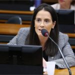 Deputada Amália sofre hemorragia durante segunda cirurgia em SP e está na UTI