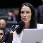 Amália Barros é extubada, mas segue internada em estado grave na UTI; vídeo