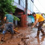 Chuva causa 41 mortes no RS, alaga Porto Alegre e avança para SC; veja vídeo