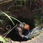 Homem é resgatado pelo Corpo de Bombeiros após cair em poço em Várzea Grande