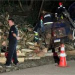 Caminhão bate em paredão da Serra de São Vicente e mata 3 pessoas