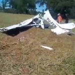 Avião cai em fazenda de MT e uma pessoa morre; veja vídeo