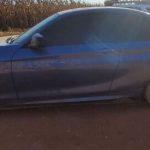 Bandidos trocam tiros com militares depois de roubarem BMW e Golf