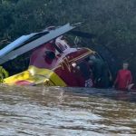 Helicóptero do Corpo de Bombeiros cai no Rio Araguaia