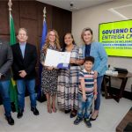 Primeira-dama de MT celebra maioria de CNHs para mulheres beneficiadas com SER Família CNH Social