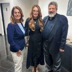 Virginia Mendes prestigia palestra de Mario Cortella e destaca a importância do aprendizado contínuo