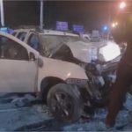 Investigador perde controle de carro e bate contra árvore na Avenida das Torres