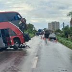 Seis passageiros de ônibus envolvido em acidente que matou motorista seguem internados em Cuiabá; 5 recebem alta