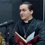 Único padre exorcista da Baixada Cuiabana fez libertações com sal e água benta; veja vídeo