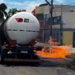 Vídeo: Após cerca de sete horas de combate, bombeiros controlam incêndio em carreta-tanque carregada de etanol