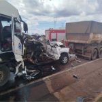 Vídeo: Ranger é prensada entre duas carretas e motorista morre na BR-163