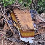 Caixão com ossada humana é encontrado no lixão de Chapada dos Guimarães