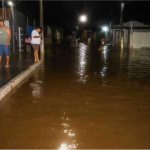 Temporal alaga casas e deixa famílias desabrigadas em Várzea Grande