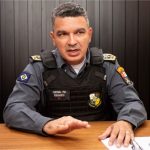 ‘Facções não querem ajudar a população, querem aprisioná-las’, diz comandante da PM