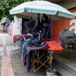 ‘É preciso fazer valer a lei, pois calçada não é negociável’, afirma secretária