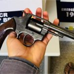 Diretora encontra arma dentro de mochila de criança de 8 anos em escola de MT