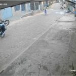 Idosa morre após ser atropelada por motociclista que empinava a moto; vídeo