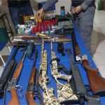 Polícia Militar prende dois homens por furto de armas e munições em Indiavaí